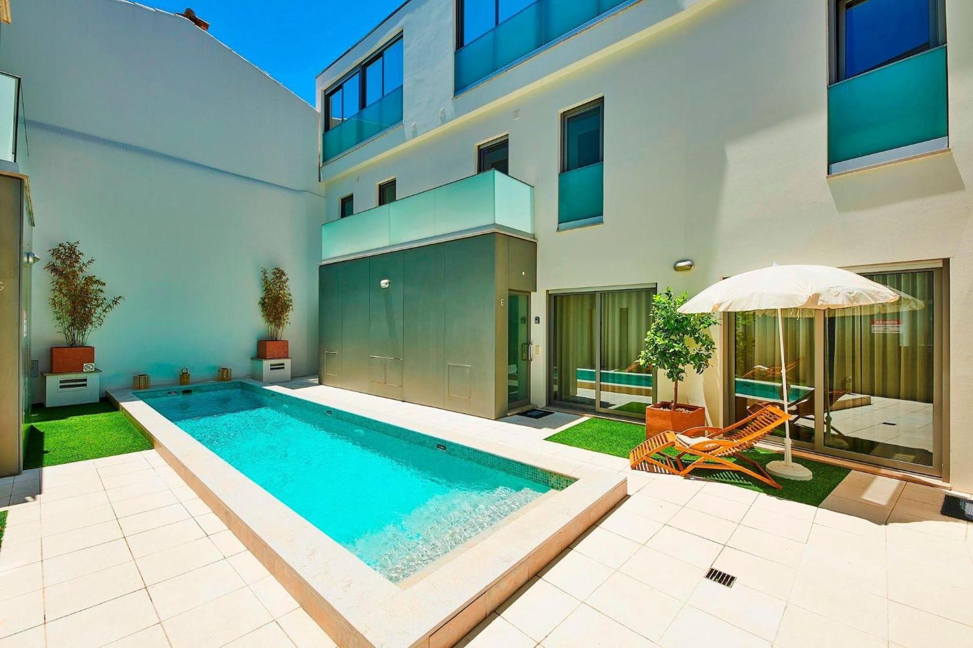 Vila Beautiful Town Centre Townhouse With Shared Pool Tavira Exteriér fotografie