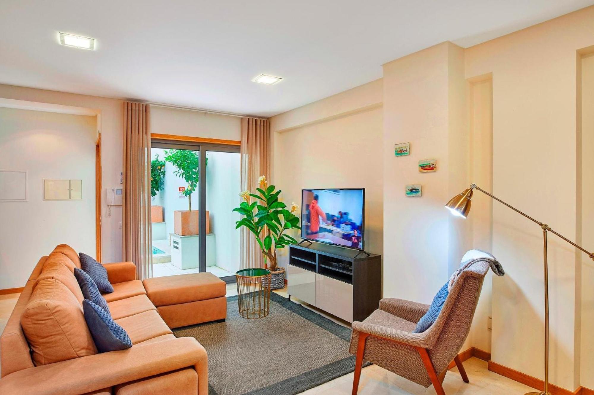 Vila Beautiful Town Centre Townhouse With Shared Pool Tavira Exteriér fotografie